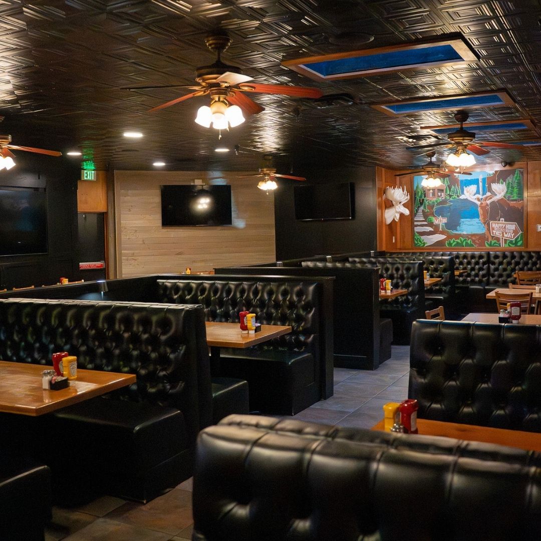 The booths in Tavern Grille Scottsdale's restaurant